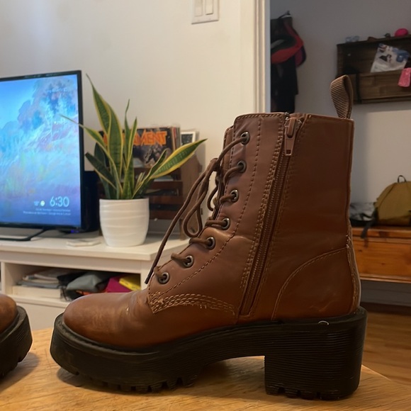Brown vegan leather combat boot - Picture 4 of 10